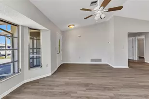 428 Briarwood Rd, Venice, FL 34293 - Photo 11