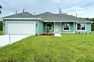 7 Pine Valley Ct, Rotonda West, FL 33947 - Photo 1