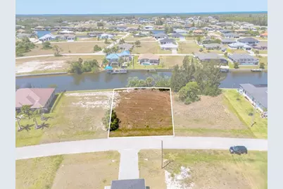 2306 NW 37th Place, Cape Coral, FL 33993 - Photo 5