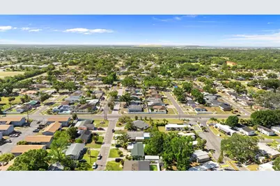 815 Papaya Drive, Tampa, FL 33619 - Photo 39