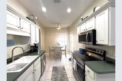 1759 Fountain View Circle #1759, Venice, FL 34292 - Photo 3