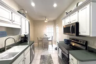 1759 Fountain View Cir, Venice, FL 34292 - Photo 3