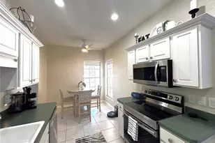 1759 Fountain View Cir, Venice, FL 34292 - Photo 5