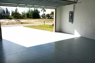 313 NE 9th St, Cape Coral, FL 33909 - Photo 37