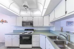 11644 SW Egret Cir, Lake Suzy, FL 34269 - Photo 15