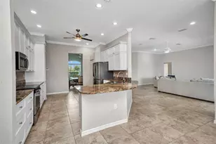12951 SW Kingsway Cir, Lake Suzy, FL 34269 - Photo 9