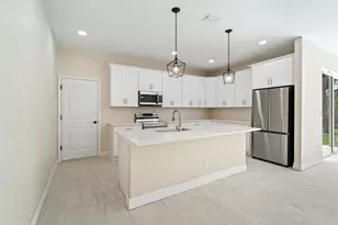 19092 Woodbine Ave, Port Charlotte, FL 33954 - Photo 7