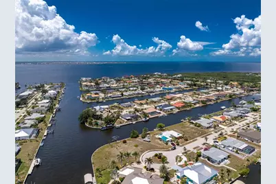 275 Stebbins Terrace SE, Port Charlotte, FL 33952 - Photo 7