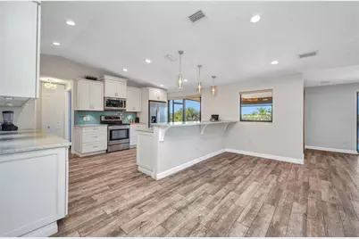 18566 Arapahoe Circle, Port Charlotte, FL 33948 - Photo 15