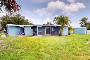 2513 Ambrose Ln, Port Charlotte, FL 33952 - Photo 9