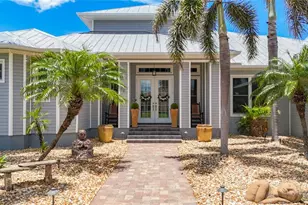 119 Creek Dr SE, Port Charlotte, FL 33952 - Photo 5