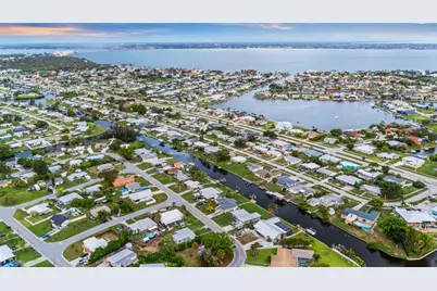 180 Palmetto Circle NE, Port Charlotte, FL 33952 - Photo 9