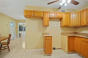 180 Palmetto Cir NE, Port Charlotte, FL 33952 - Photo 23