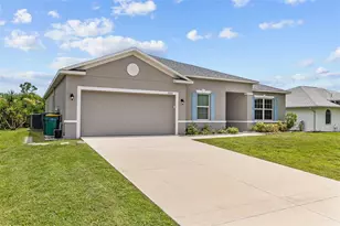 17200 Gulfspray Cir, Port Charlotte, FL 33948 - Photo 5