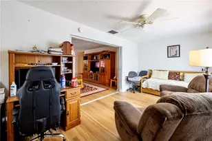 5585 Pendlewood Ln, Fort Myers, FL 33919 - Photo 25