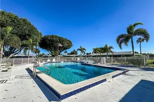 5585 Pendlewood Ln, Fort Myers, FL 33919 - Photo 37