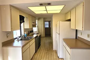 708 Azure Rd, Venice, FL 34293 - Photo 9