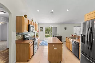 16038 Malden Rd, Weeki Wachee, FL 34614 - Photo 5