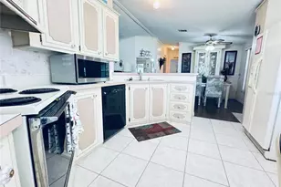 722 Riverview Cir, North Port, FL 34287 - Photo 7