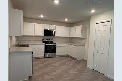 880 Hudson Valley Drive, Poinciana, FL 34759 - Photo 3