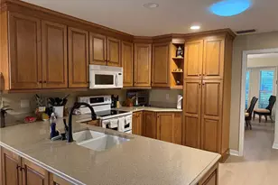 1569 Waterford Dr, Venice, FL 34292 - Photo 5