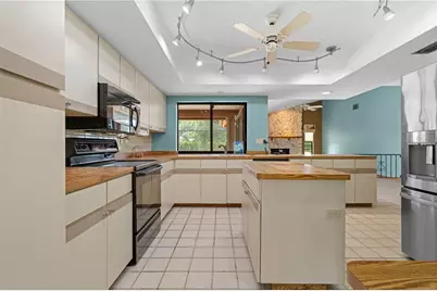 12313 SW Kingsway Circle, Lake Suzy, FL 34269 - Photo 7