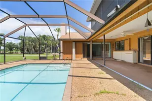 12313 SW Kingsway Cir, Lake Suzy, FL 34269 - Photo 9