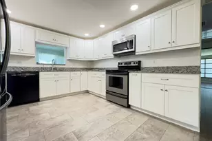 580 Fairmount Dr, North Port, FL 34287 - Photo 3