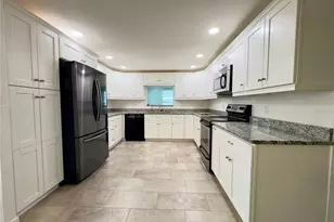 580 Fairmount Dr, North Port, FL 34287 - Photo 3