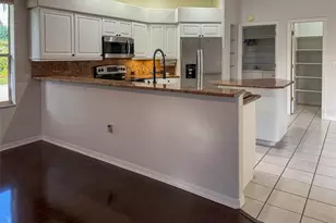 4146 Hearthstone Dr, Sarasota, FL 34238 - Photo 11