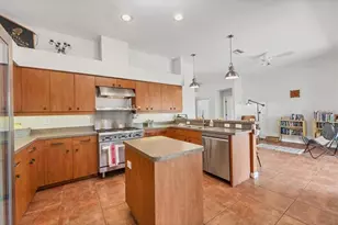 32 Oakland Hills Ct, Rotonda West, FL 33947 - Photo 11