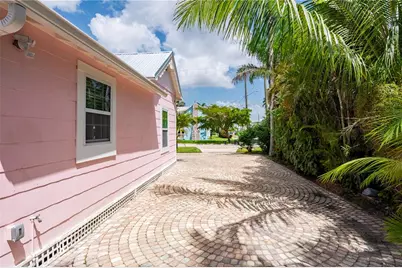 717 W Marion Avenue, Punta Gorda, FL 33950 - Photo 35