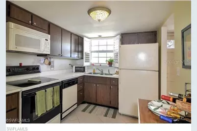 1900 Alamanda Drive #305, Naples, FL 34102 - Photo 5