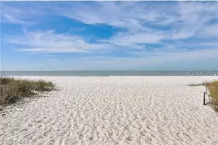 1900 Alamanda Dr, Naples, FL 34102 - Photo 17