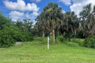 128 Kings Dr, Rotonda West, FL 33947 - Photo 1