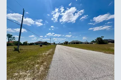 1031 NW 20th Place, Cape Coral, FL 33993 - Photo 3