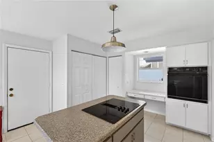 789 Harrington Lake Dr N, Venice, FL 34293 - Photo 7