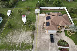 18319 Arapahoe Cir, Port Charlotte, FL 33948 - Photo 3