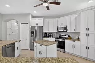 11945 Country Day Cir, Fort Myers, FL 33913 - Photo 7