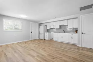 101 Riverview Ave, Englewood, FL 34223 - Photo 9