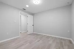 101 Riverview Ave, Englewood, FL 34223 - Photo 31