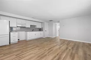 101 Riverview Ave, Englewood, FL 34223 - Photo 11