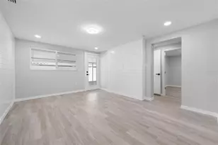 101 Riverview Ave, Englewood, FL 34223 - Photo 23