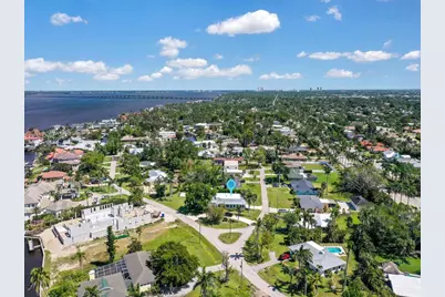 6923 Old Whiskey Creek Drive, Fort Myers, FL 33919 - Photo 41