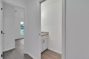 27508 Hollywood Dr, Punta Gorda, FL 33955 - Photo 17