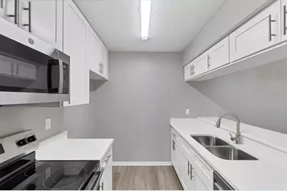 626 Bird Bay Drive S #201, Venice, FL 34285 - Photo 5