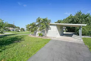 146 Francis Dr NE, Port Charlotte, FL 33952 - Photo 27