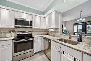 812 Capri Isles Blvd, Venice, FL 34292 - Photo 7