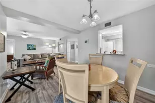 812 Capri Isles Blvd, Venice, FL 34292 - Photo 9