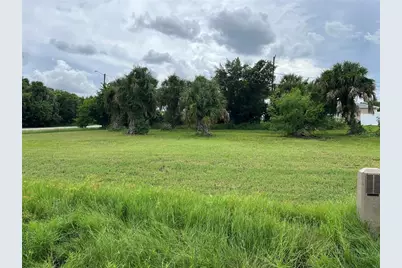 401 Garfield Avenue NW, Port Charlotte, FL 33952 - Photo 3